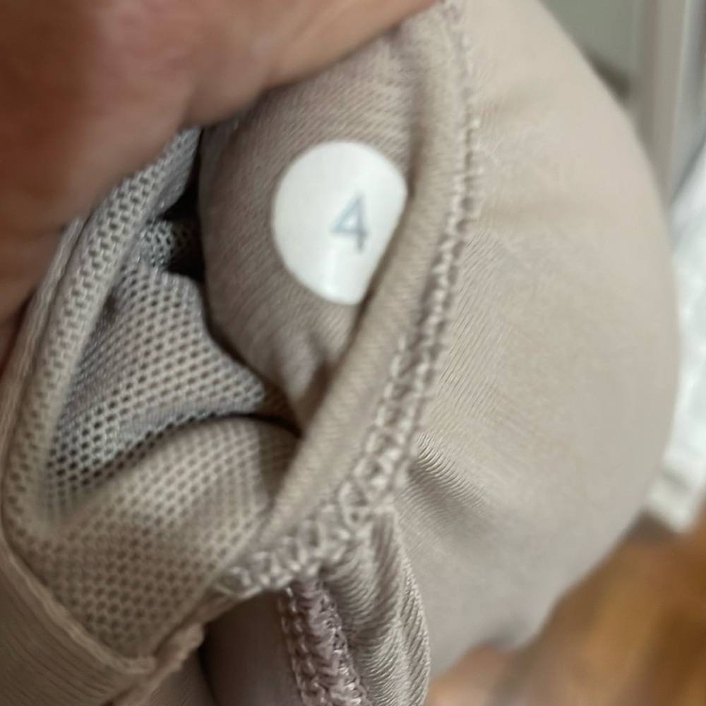 Lululemon Women's pink Sports Bra - Picture 3 of 12